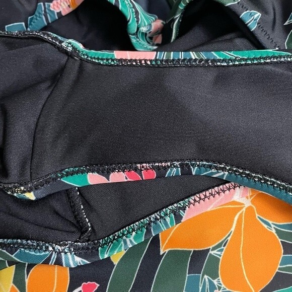 Old Navy Hibiscus Print Plus Size Halter Tie One Piece Swimsuit Plus Size 2X - Picture 9 of 12